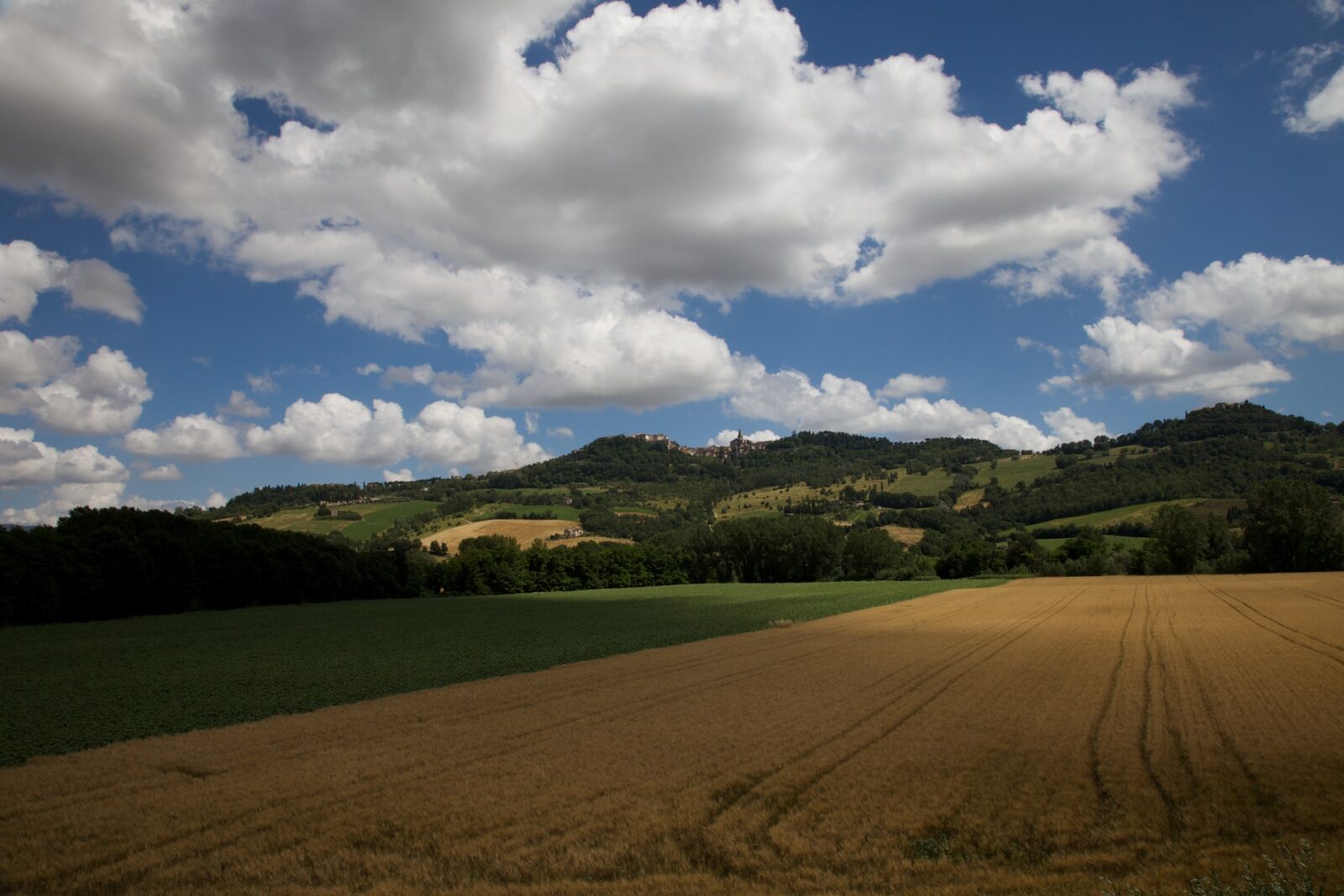 todi-centro-storico-citta paesaggio